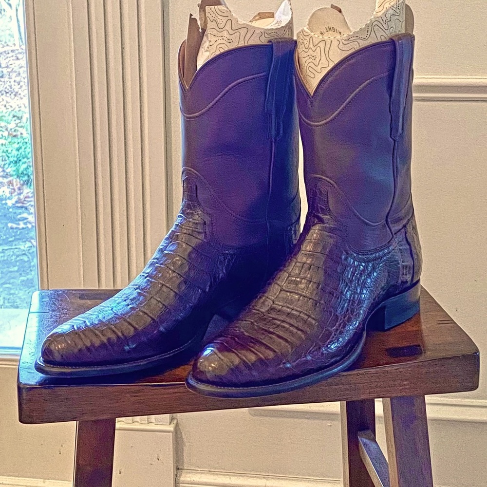 Tecovas “The Cole” Dark Brown Chocolate Cayman.